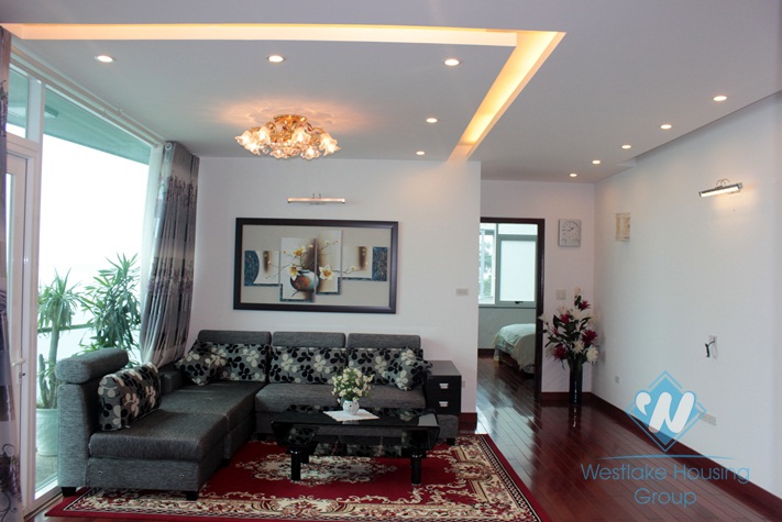 Nice lake view apartment for lease in Tay Ho district, Hanoi